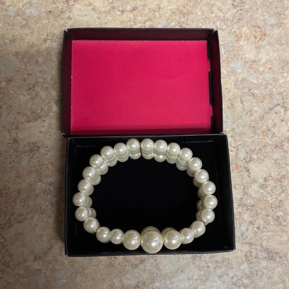 Beautiful Bracelet - Picture 5 of 5